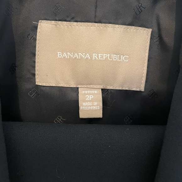 Beautiful Skirt Suit - Picture 4 of 7